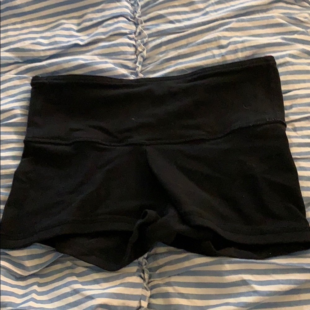 lulu lemon tight athletic shorts